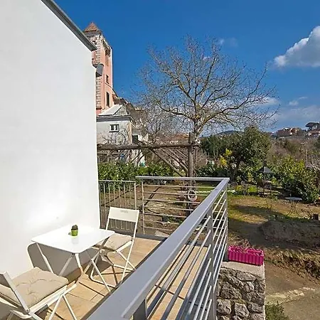 De Maria House Отель