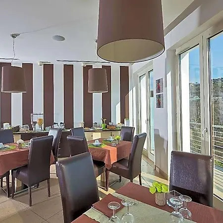 De Maria House Bed & Breakfast 4*